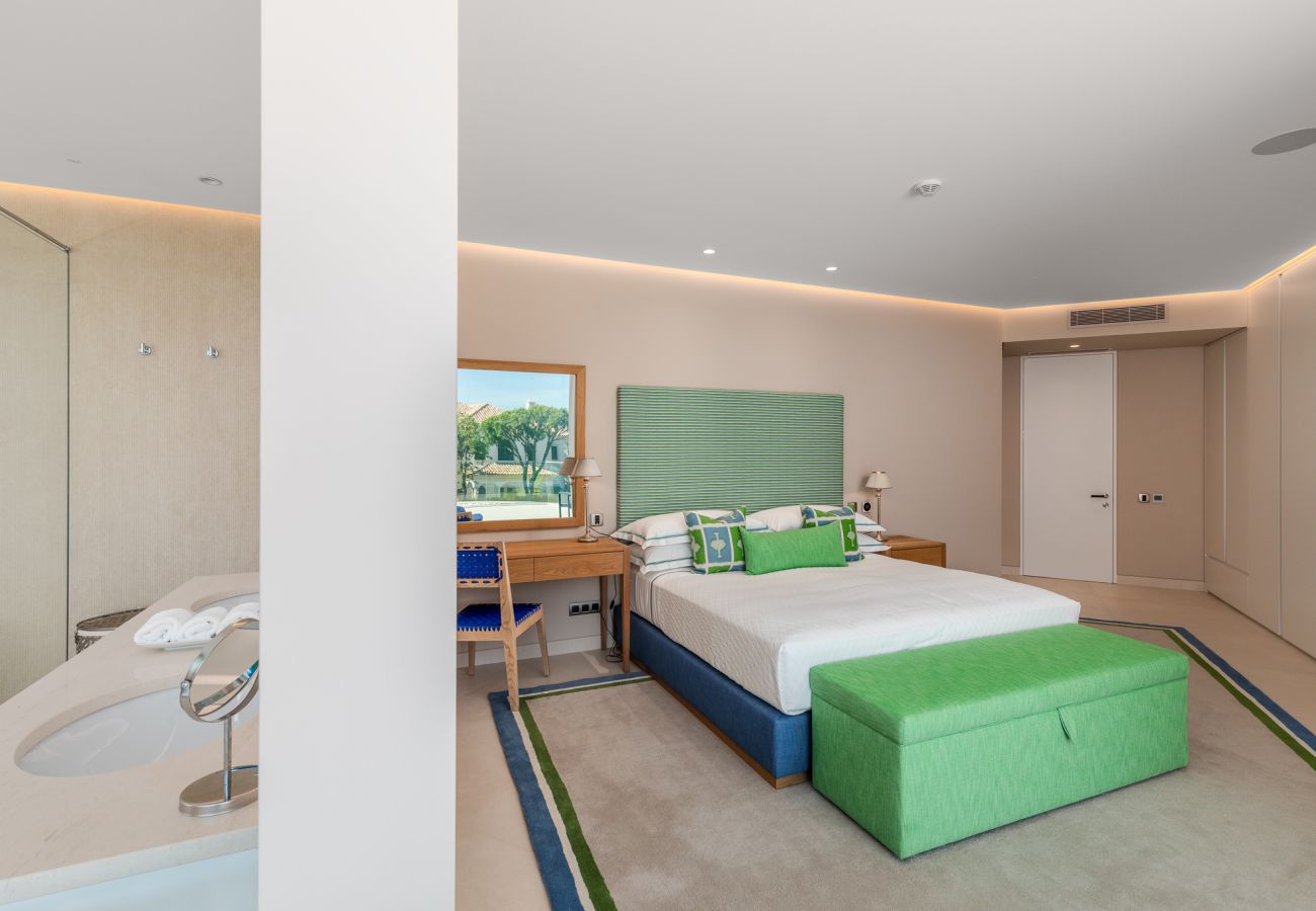 Villa in Almancil - Contemporary Skyline Villa
