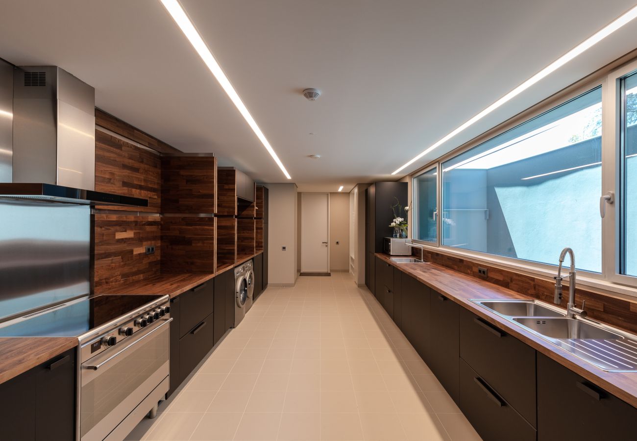 Villa in Almancil - Contemporary Skyline Villa