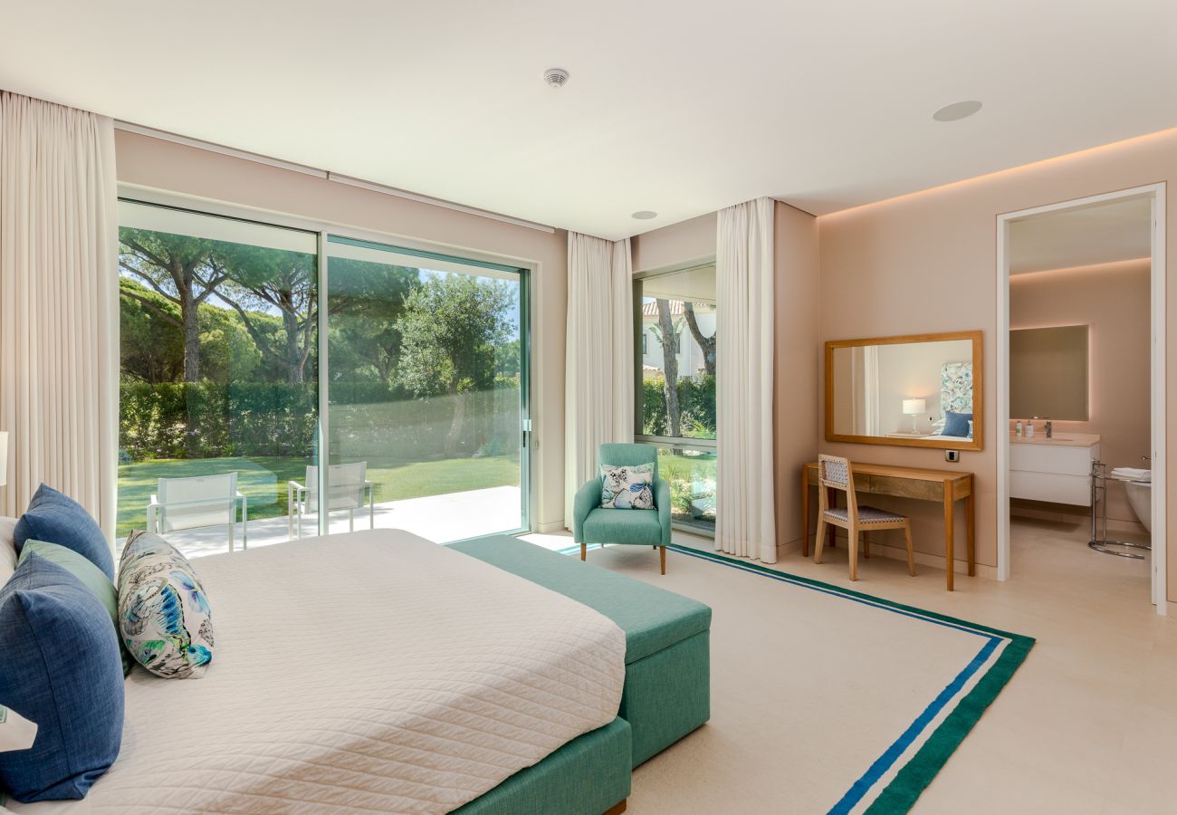 Villa in Almancil - Contemporary Skyline Villa