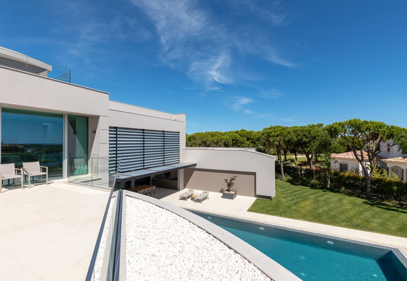 Villa in Almancil - Contemporary Skyline Villa