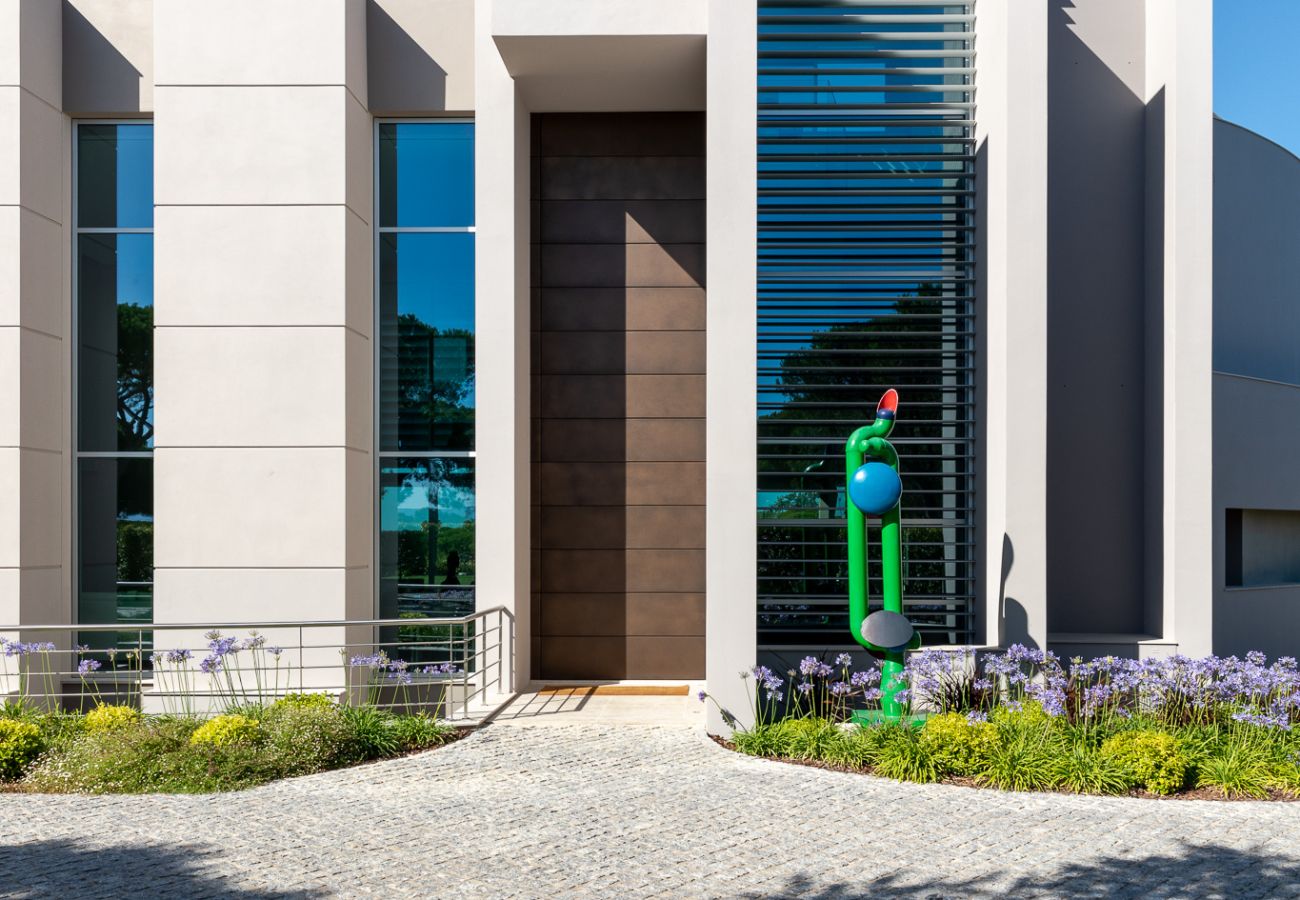 Villa in Almancil - Contemporary Skyline Villa