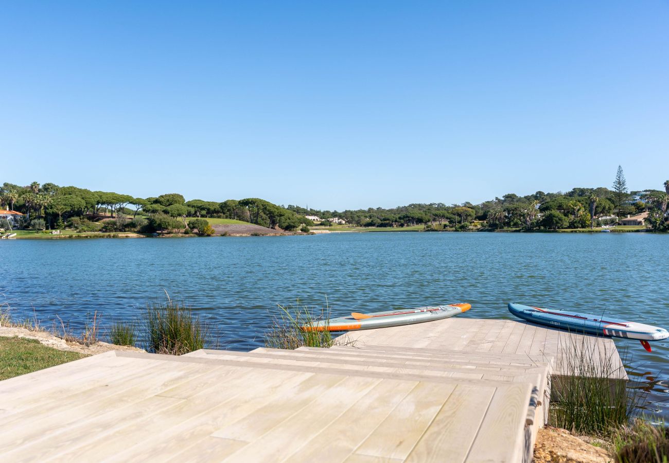 Villa in Almancil - The Lakeside Manor