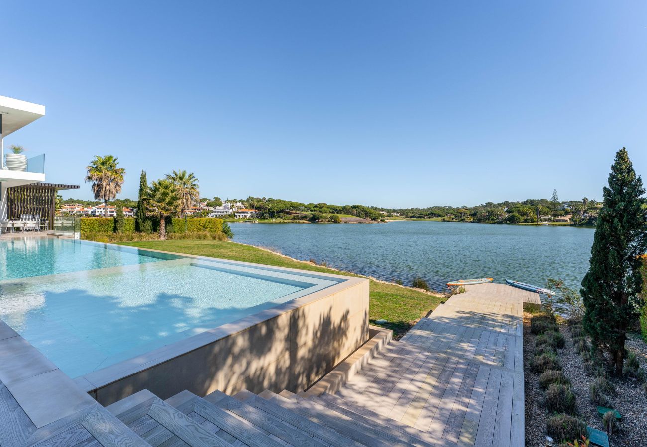 Villa in Almancil - The Lakeside Manor