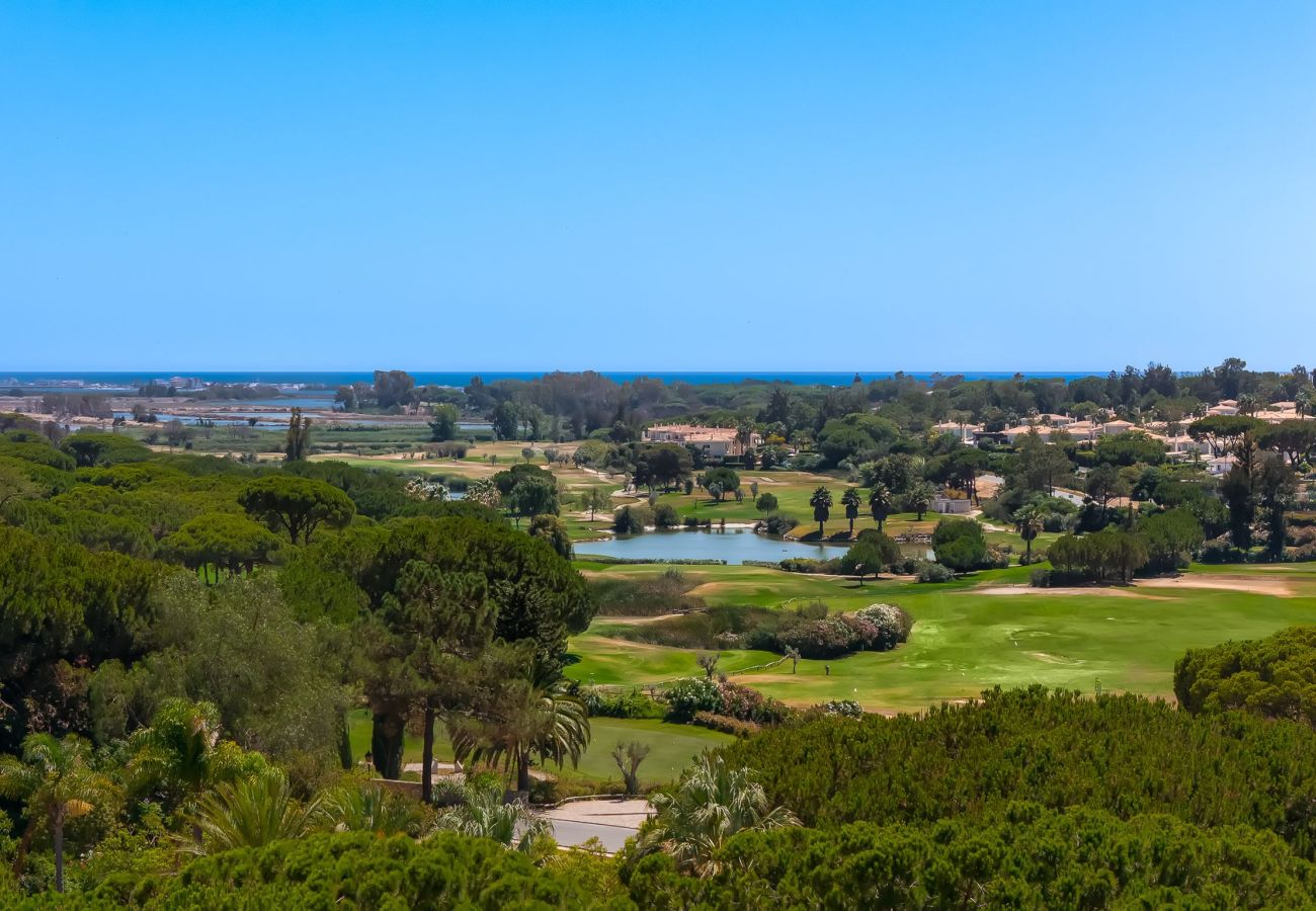 Villa in Quinta do Lago - Lago Poolside Manor