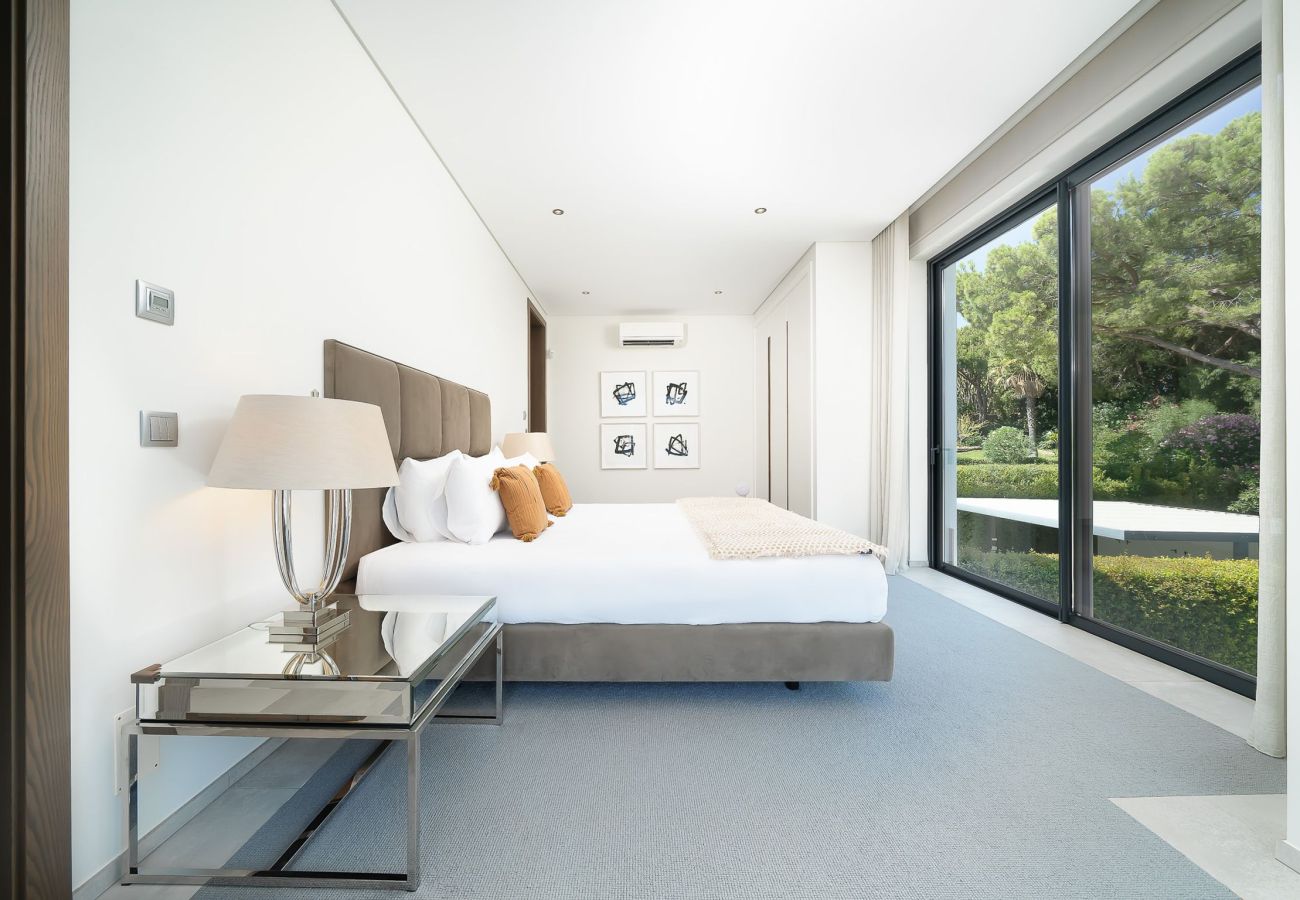Villa in Quinta do Lago - Lago Poolside Manor