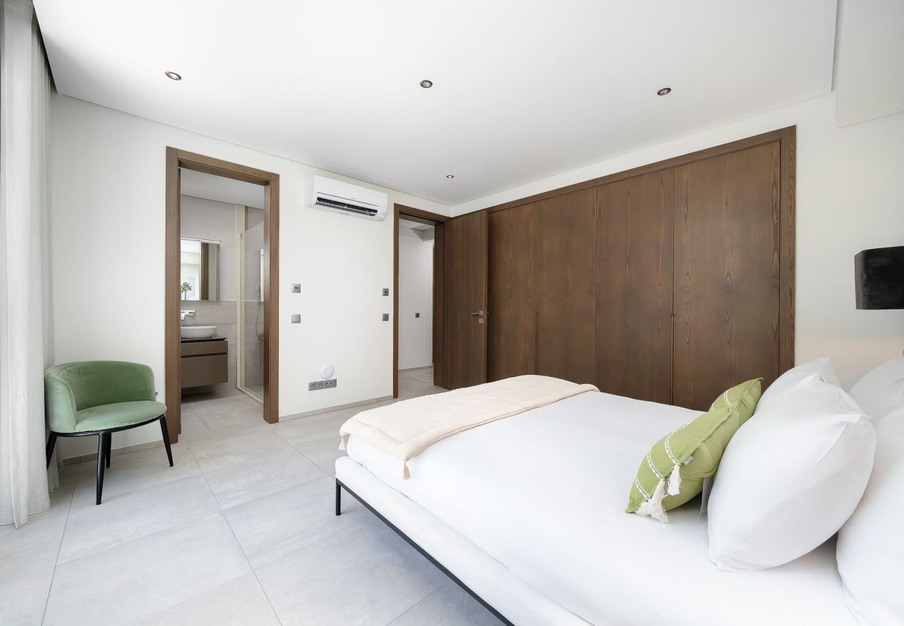 Villa in Quinta do Lago - Lago Poolside Manor
