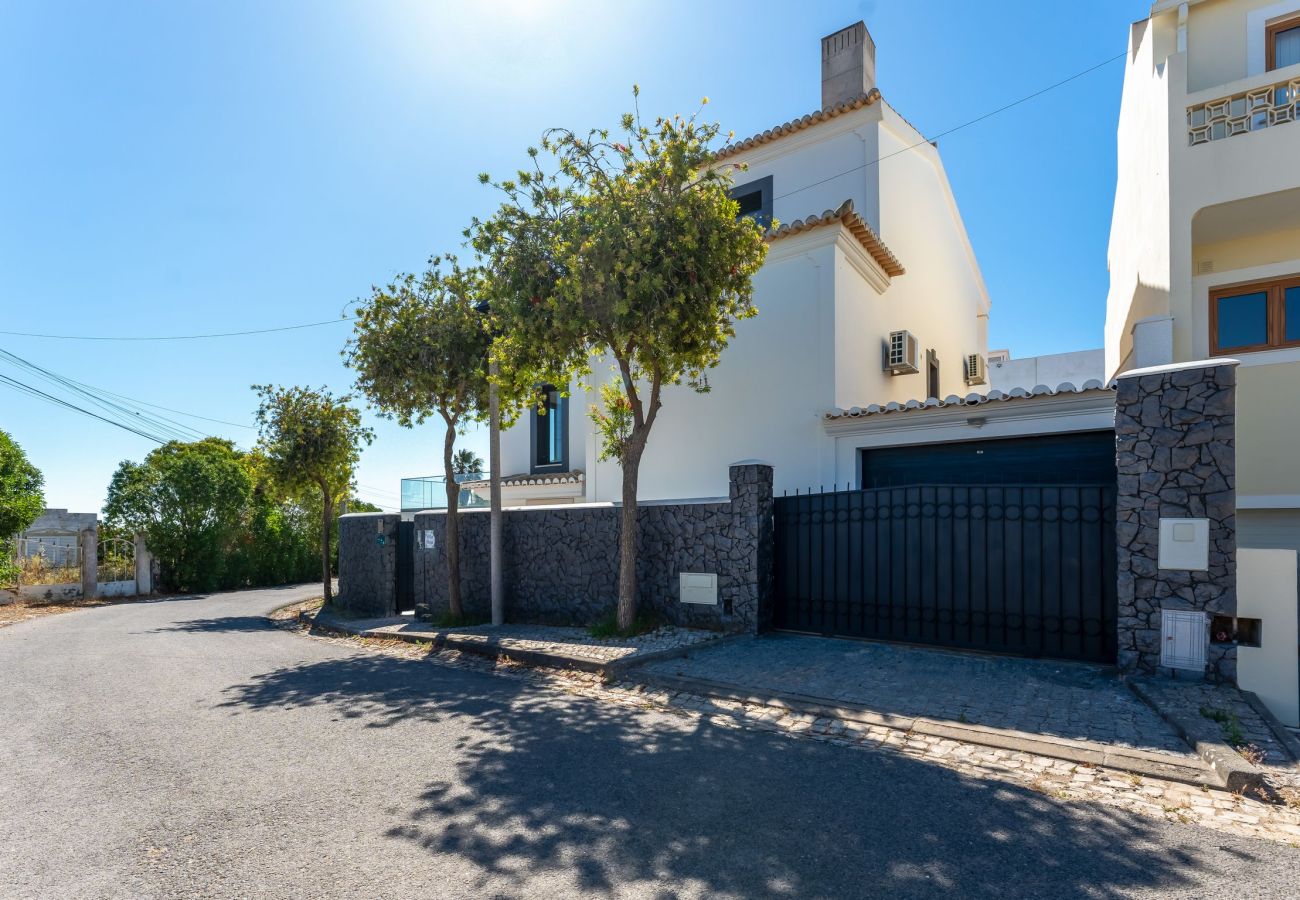 Villa in Luz - Coastal Lagos Villa