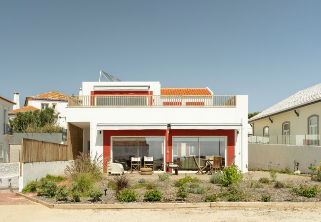 Villa in Colares - The Red House