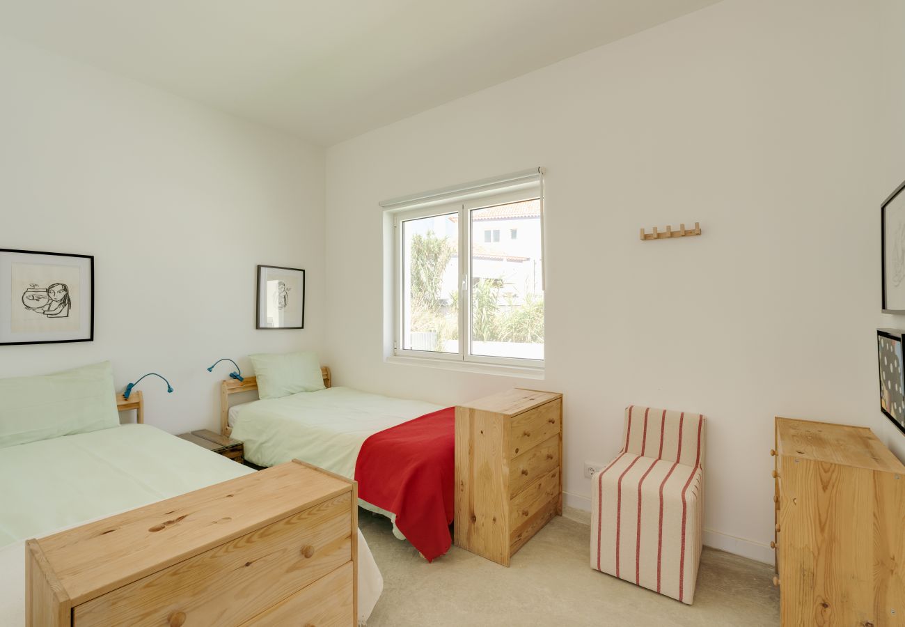 Villa in Colares - The Red House