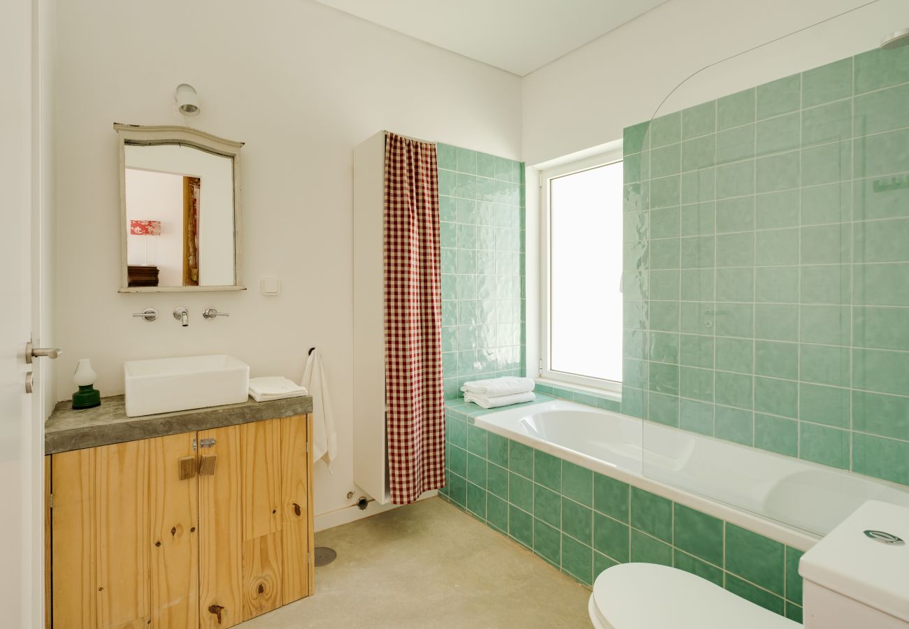 Villa in Colares - The Red House