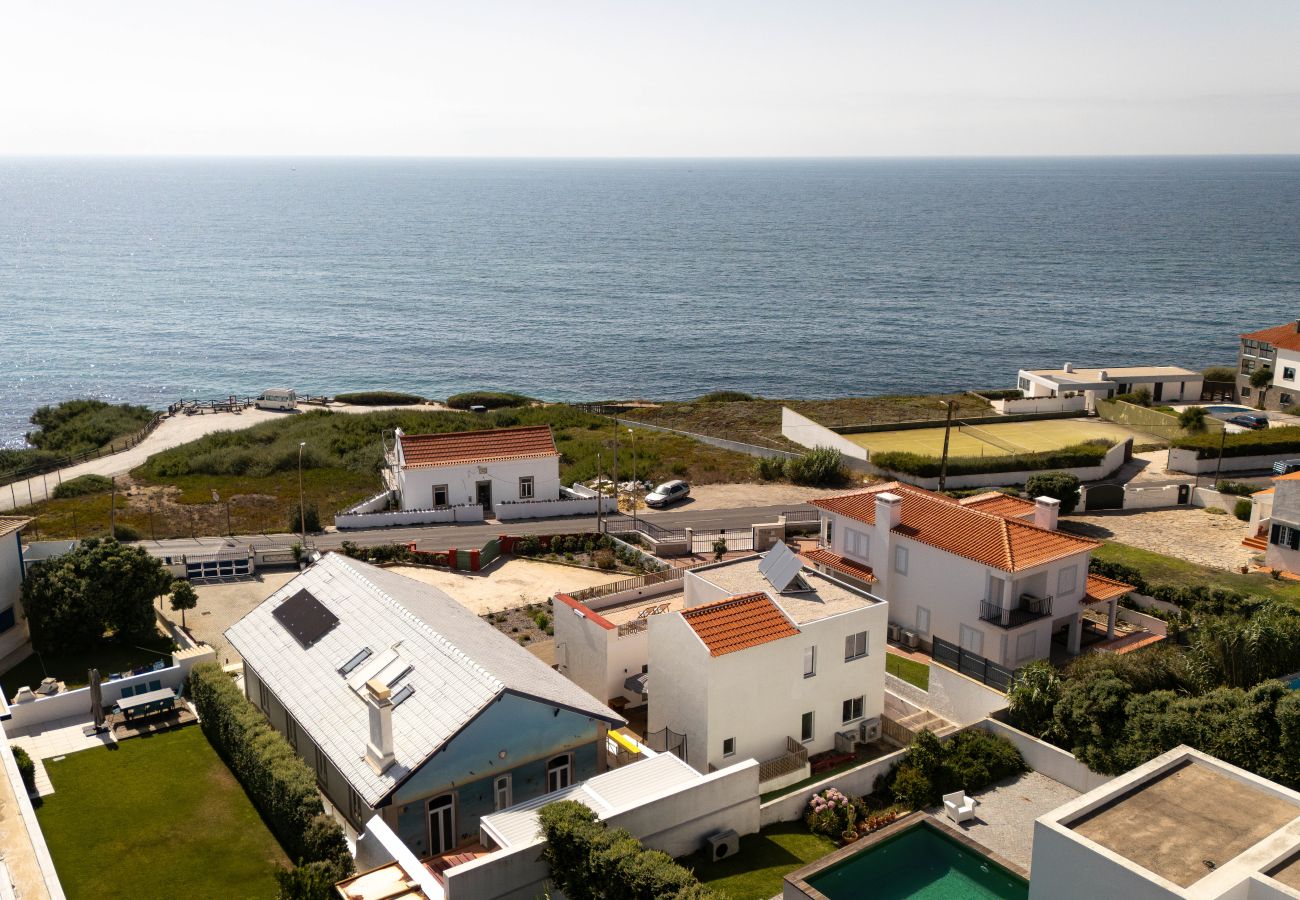 Villa in Colares - The Red House