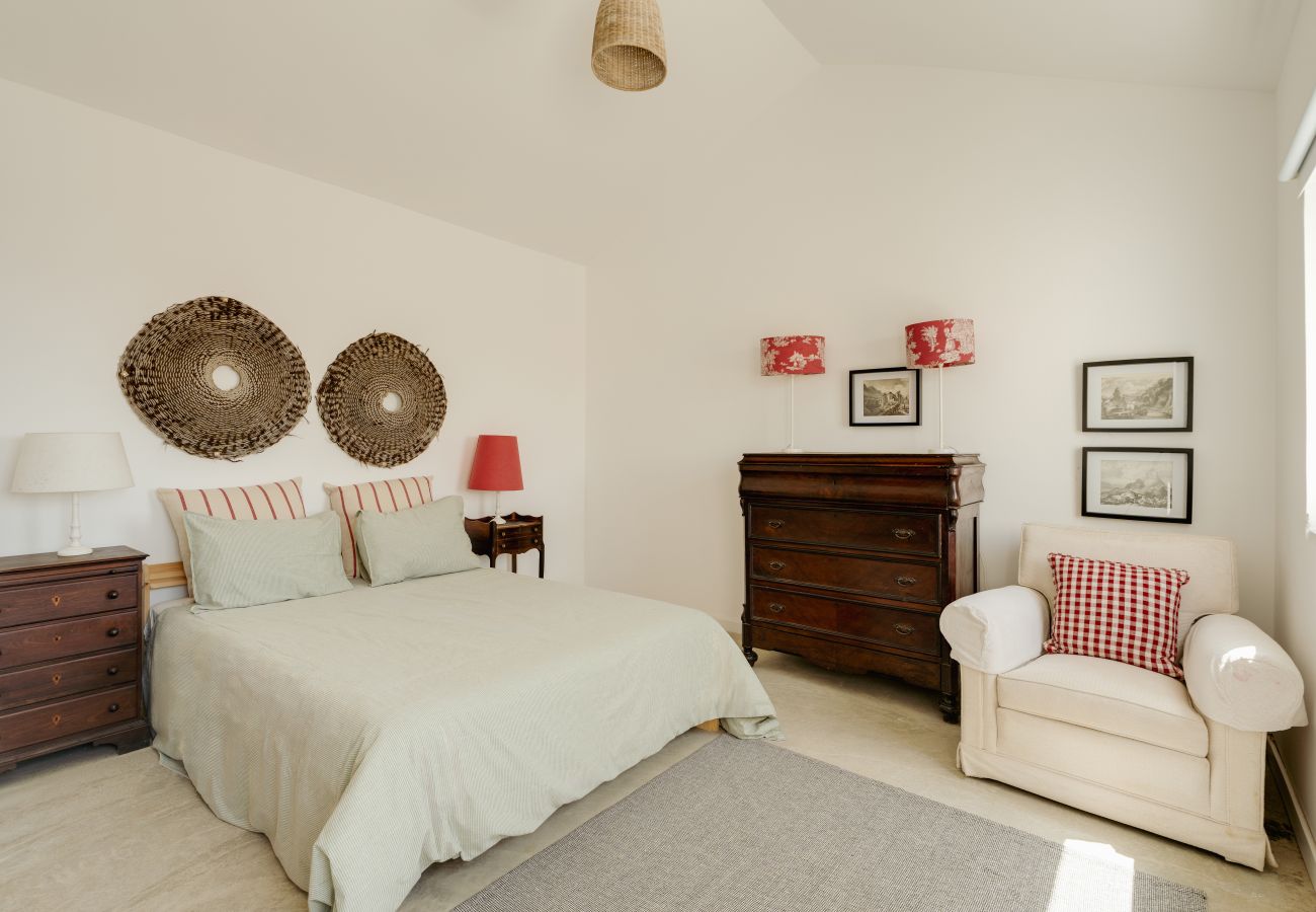 Villa in Colares - The Red House