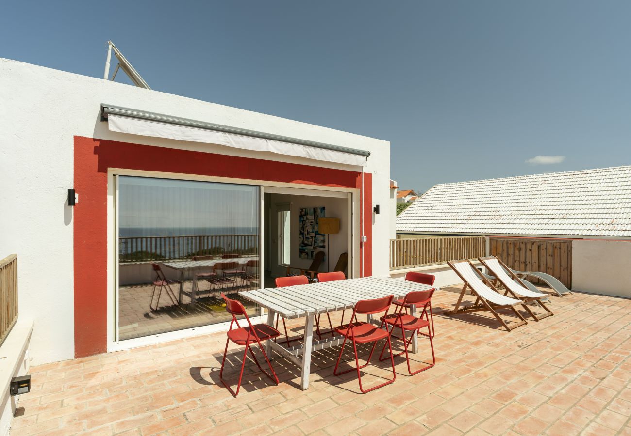 Villa in Colares - The Red House