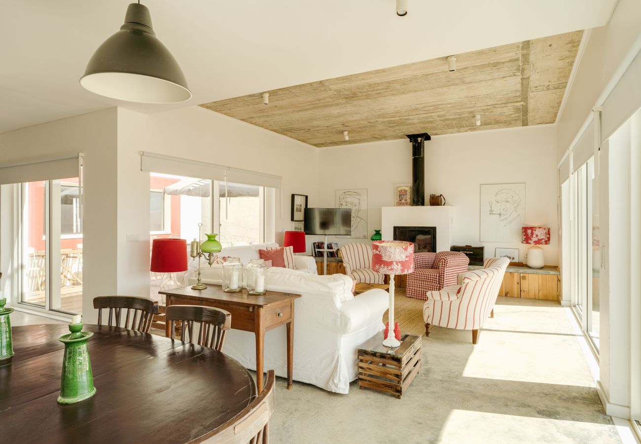 Villa in Colares - The Red House