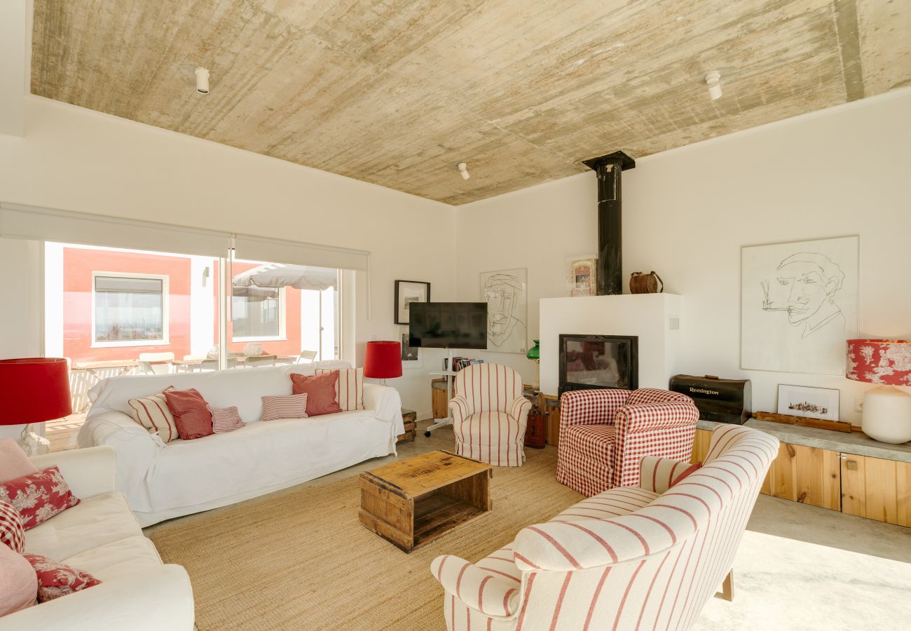 Villa in Colares - The Red House