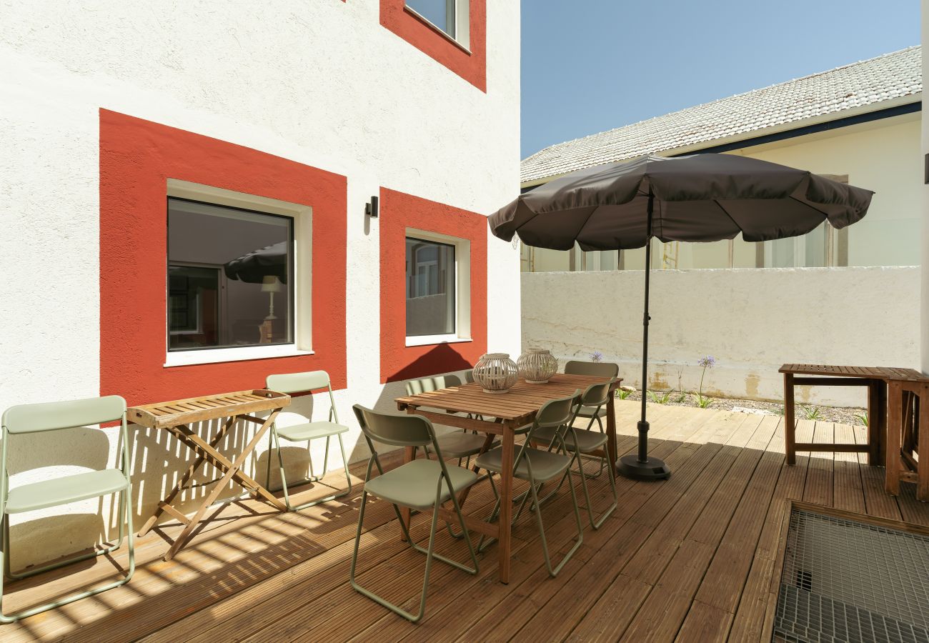 Villa in Colares - The Red House