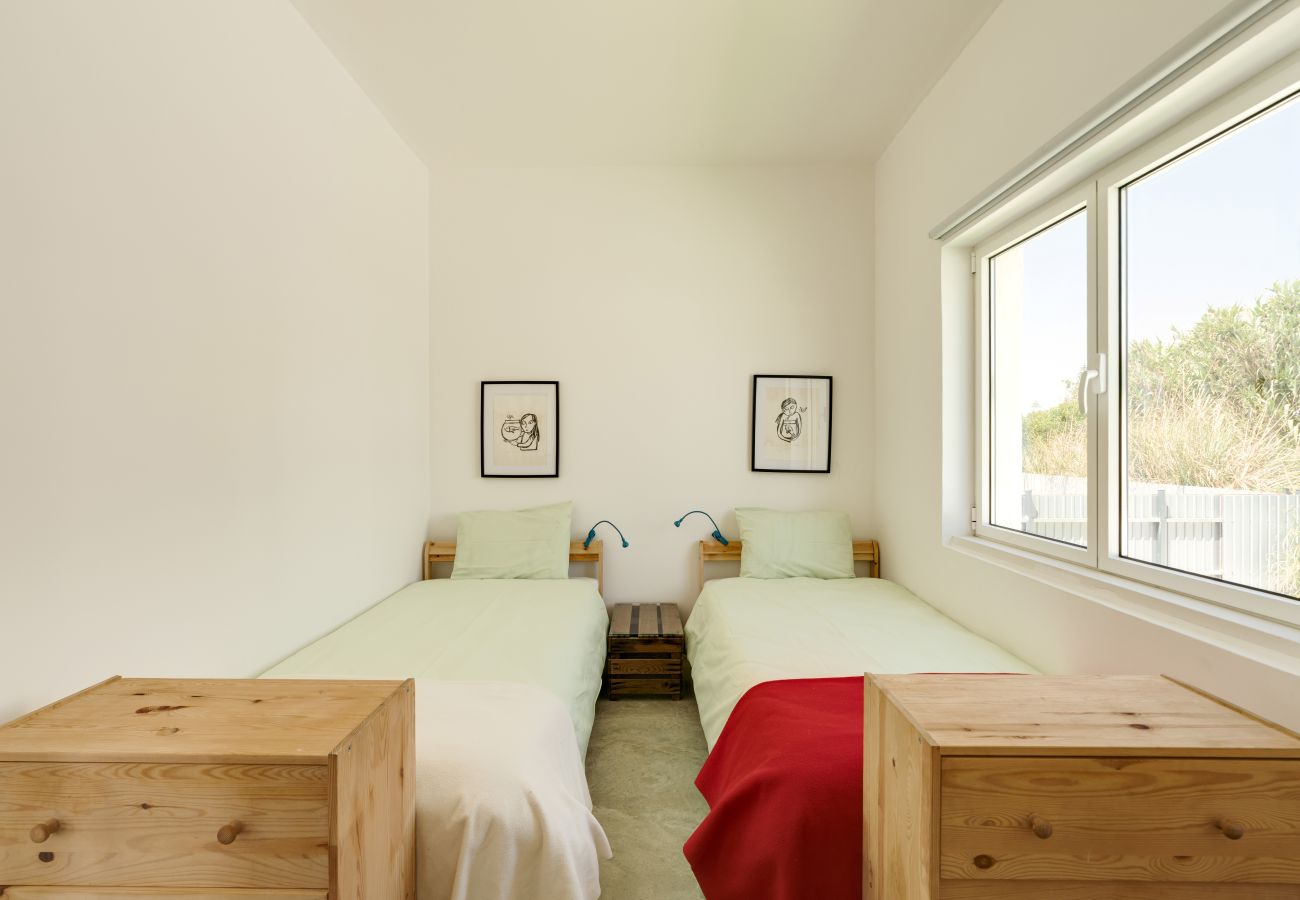Villa in Colares - The Red House