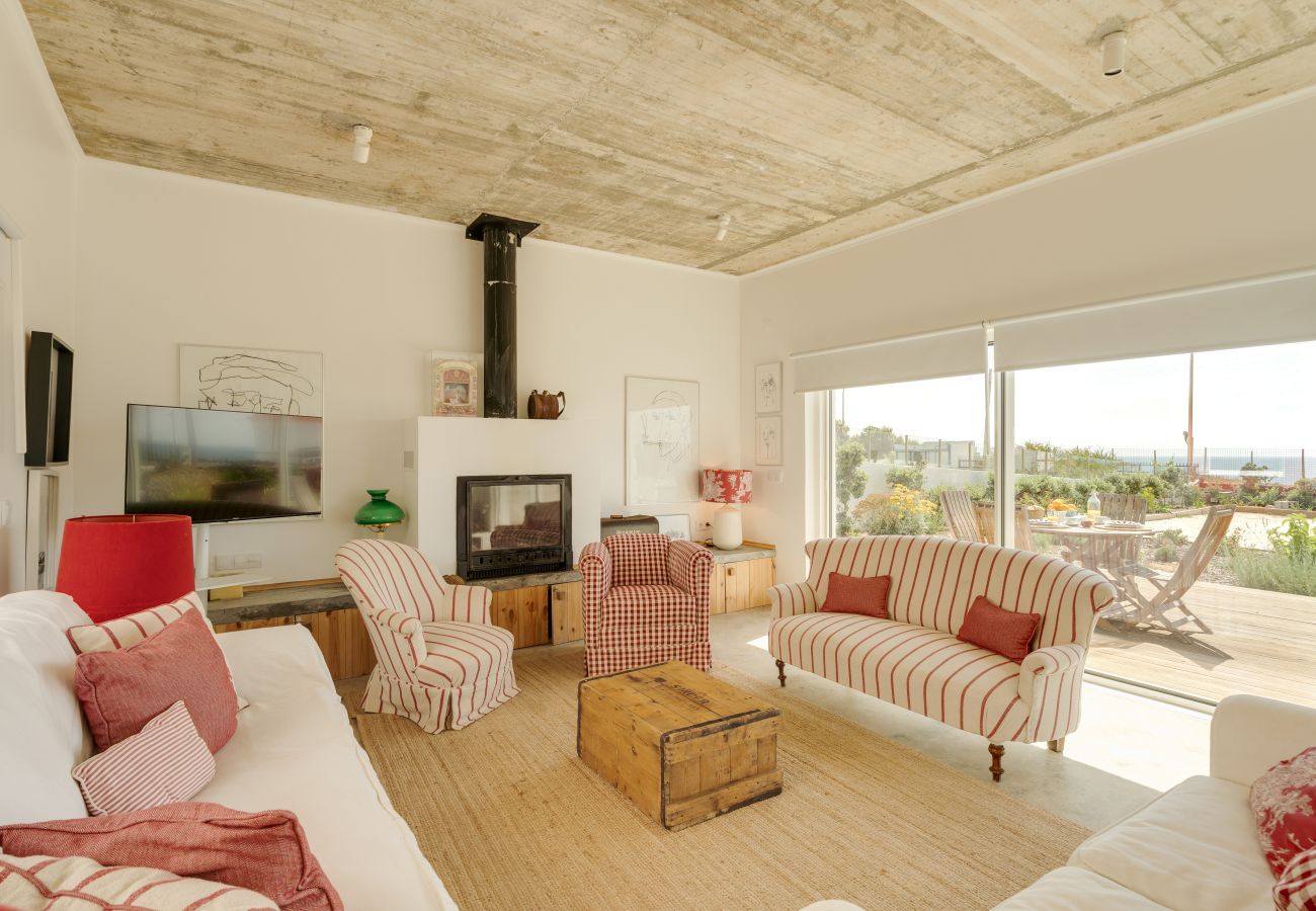 Villa in Colares - The Red House