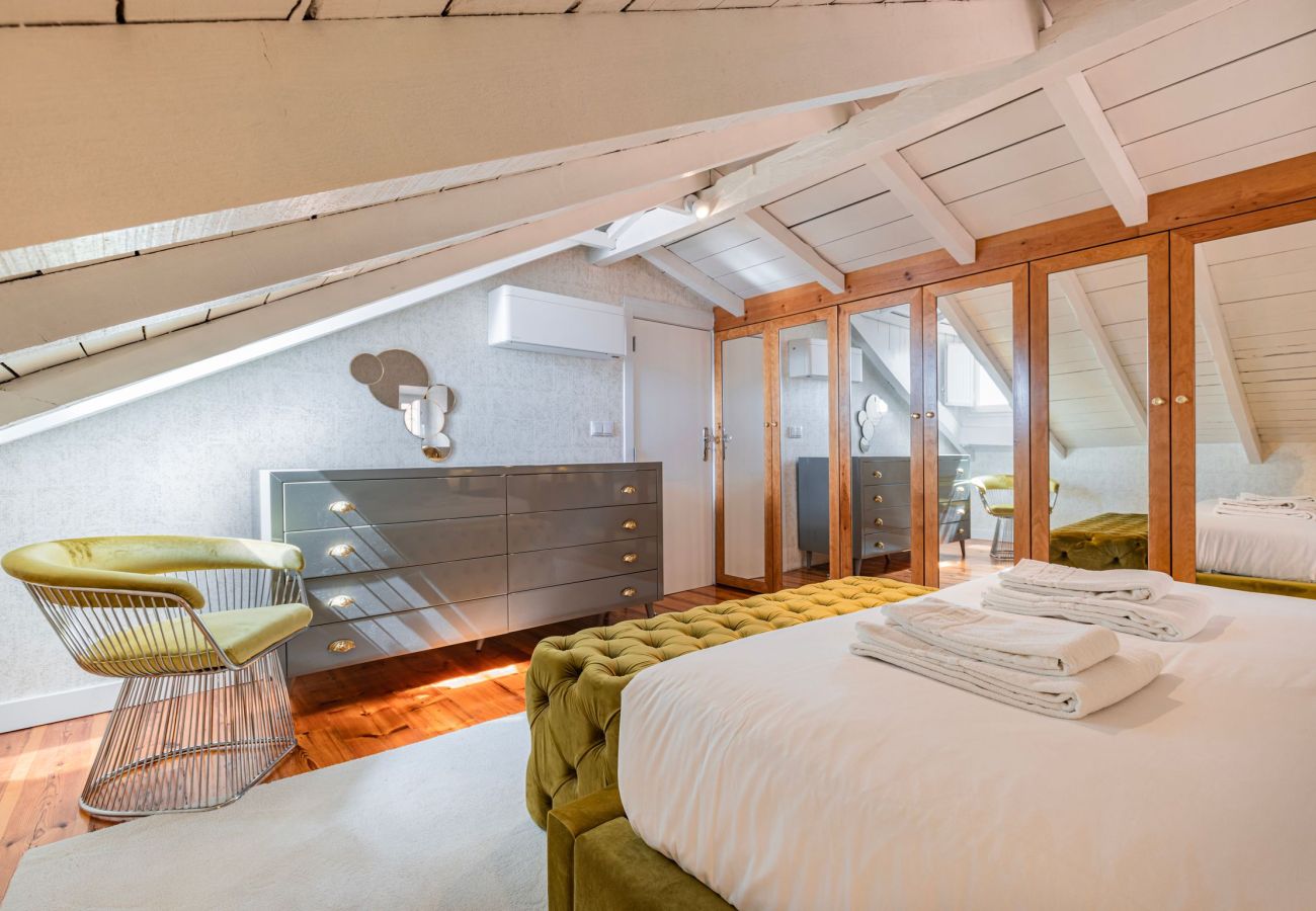 Apartment in Lisbon - Sky River Loft